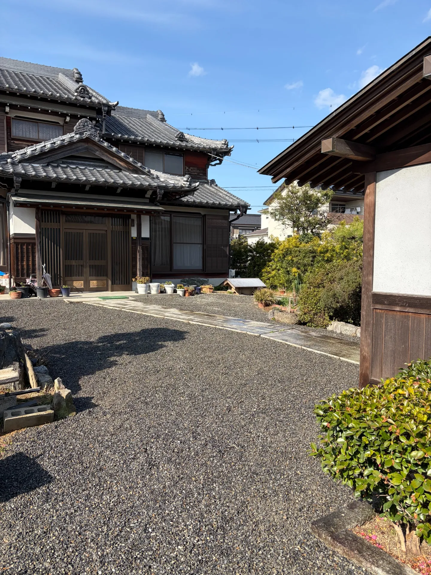 西尾市・外構　防草シート・砂利敷き込み